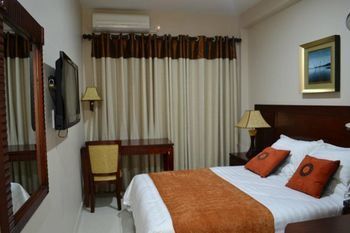 Hotel Labama Gaborone Dış mekan fotoğraf